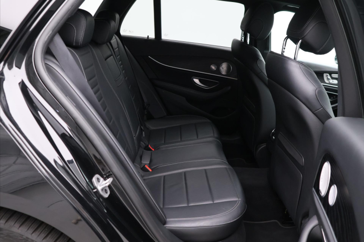 Mercedes-Benz Třídy E 3,0 450 270 kW 4Matic AMG CZ