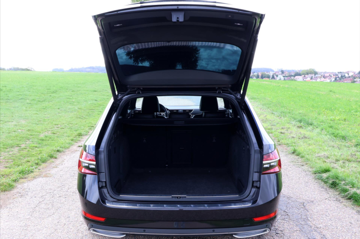 Škoda Superb 2,0 TDI DSG L&K DPH CZ