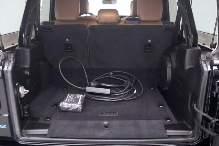 Jeep Wrangler 2,0 4xe Unlimited CZ DPH Aut. Rubicon