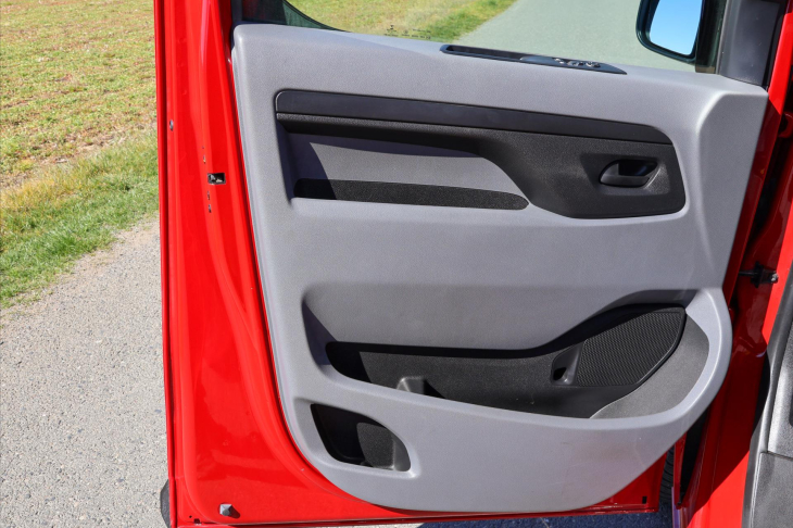 Citroën Jumpy 1,5 HDI 75kW CZ 6-Míst Tažné