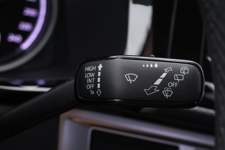 Volkswagen Multivan 2,0 TDI 110kW DSG EDITION DPH