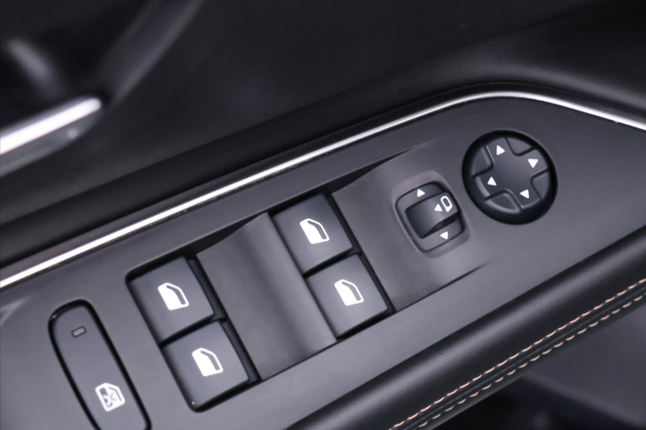 Peugeot 5008 2,0 HDI 133kW Aut. GT line CZ