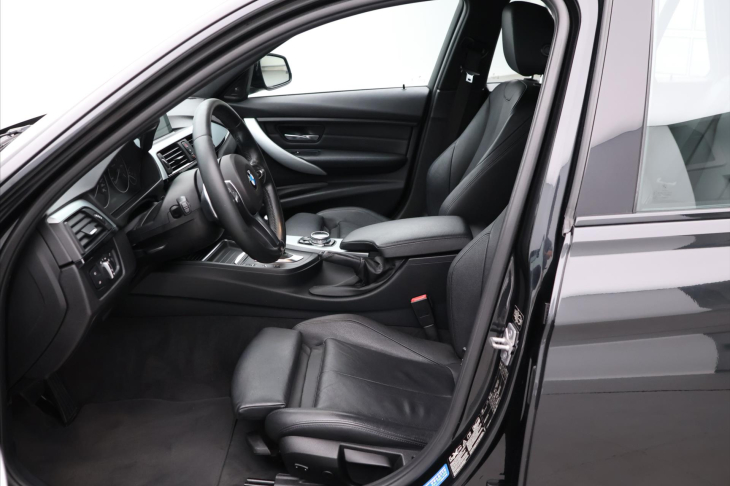 BMW Řada 3 3,0 330d xDrive 190kW M-paket
