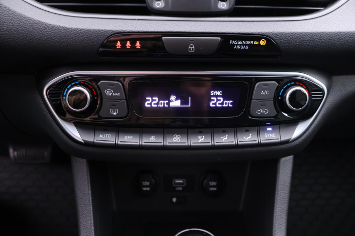 Hyundai i30 1,0 T-GDI 88kW DCT Smart CZ