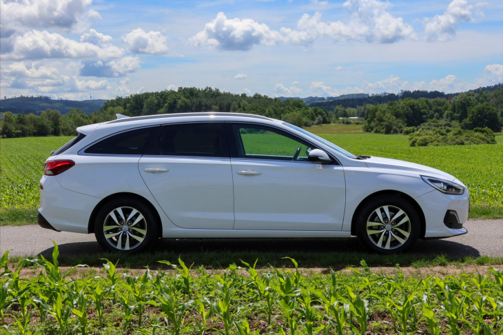 Hyundai i30 1.6 CRDi Automat CZ Style LED