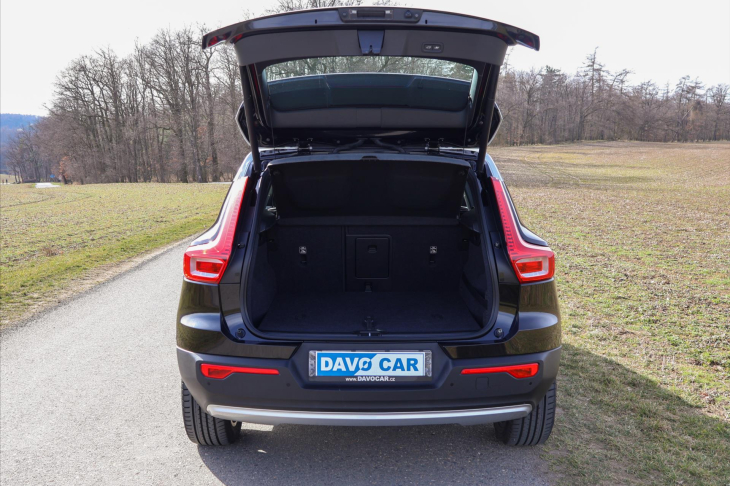 Volvo XC40 2,0 D4 AWD Panorama Tažné