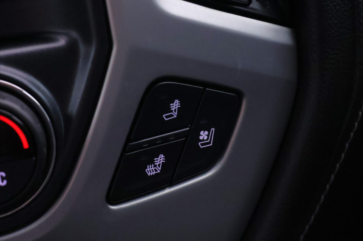 GMC Sierra 5,3 V8 265kW Aut. Kůže