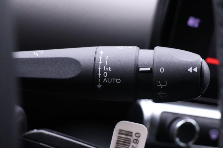 Citroën C4 Cactus 1,2 PT 81kW Aut. Shine Navi CZ