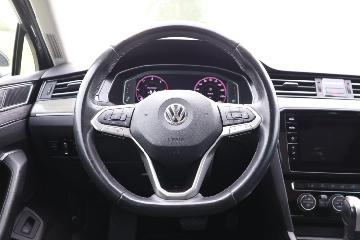 Volkswagen Passat 2,0 TDI DSG Elegance Navi