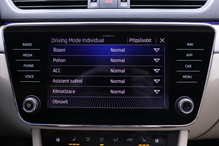 Škoda Superb 2,0 TDI  110 kW DSG DPH CZ