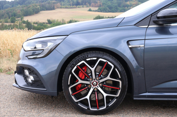 Renault Mégane 1,8 RS 300 Trophy Aut. CZ