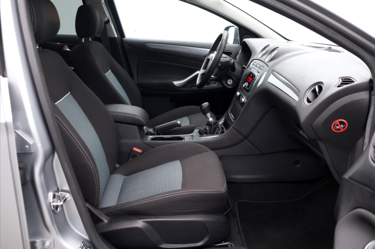 Ford Mondeo 1,6 EB 118kW 1. Maj CZ Tažné