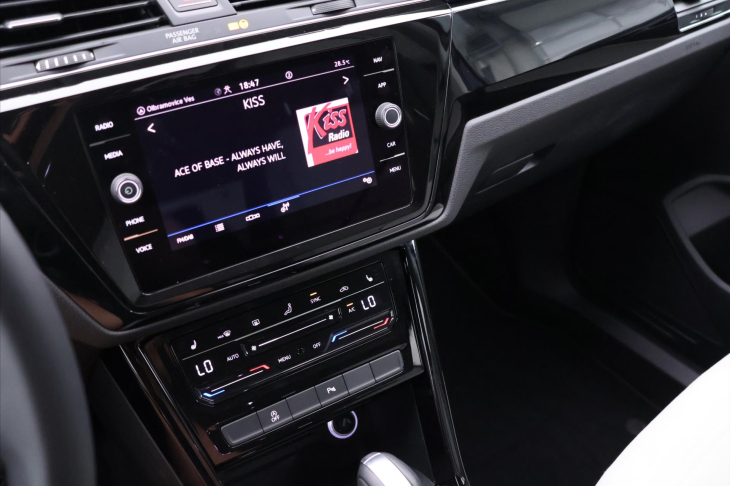 Volkswagen Touran 2,0 TDI DSG Highline 7Míst DPH