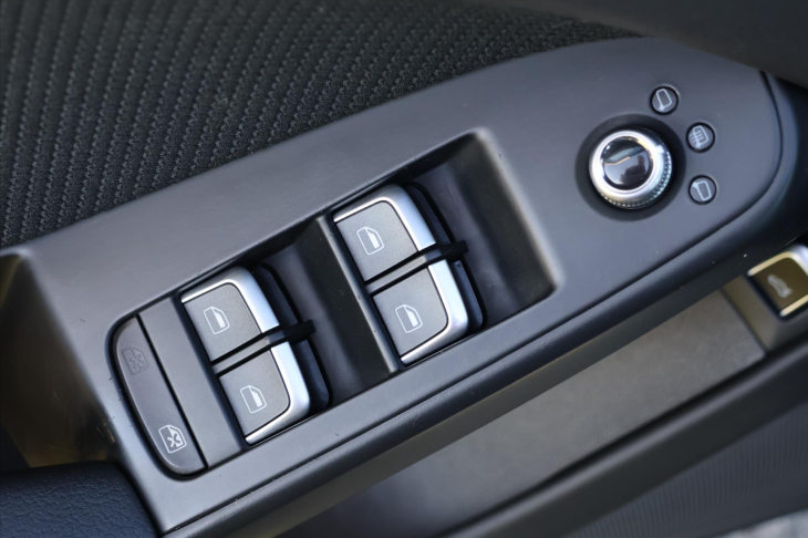 Audi A4 2,0 TDI 130kW Quattro S line