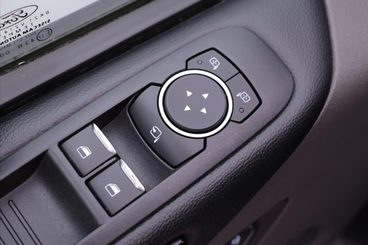 Ford Tourneo Custom 2,0 TDCi 136kW Aut. 8-Míst