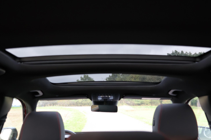 Mercedes-Benz GLB 2,0 220 4Matic AMG Premium