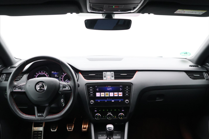 Škoda Octavia 2,0 TDI 135kW LED Navigace RS