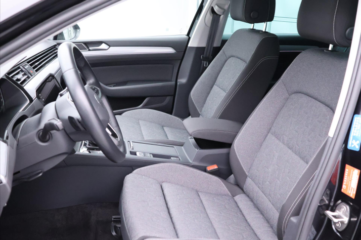 Volkswagen Passat 2,0 TDI DSG Matrix Virtual DPH