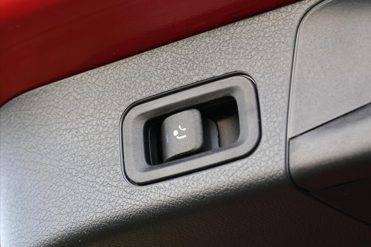 Mercedes-Benz GLB 2,0 220 4Matic AMG Premium