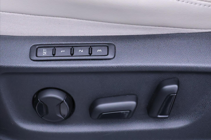 Škoda Kodiaq 2,0 TDI DSG 4x4 L&K 7-Míst DPH