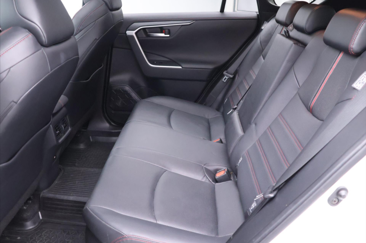 Toyota RAV4 2,5 Plug-In 136kW 4WD CZ DPH