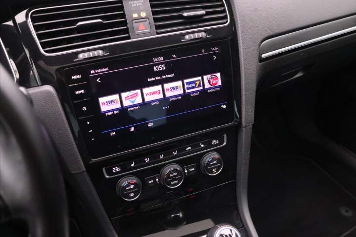 Volkswagen Golf 2,0 TSI R 228kW 4Motion Panorama