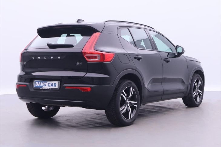 Volvo XC40 2,0 B4 145kW DCT Plus Dark DPH