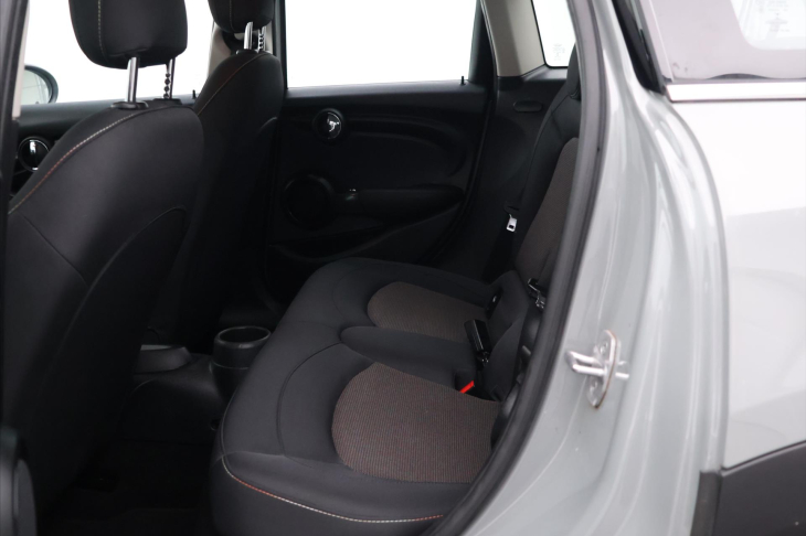 Mini Cooper 1,5 100kW LED CZ 1.Maj. DPH