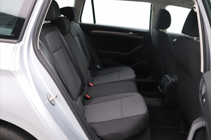 Volkswagen Passat Variant 2,0 TDI 110kW Highline Klima