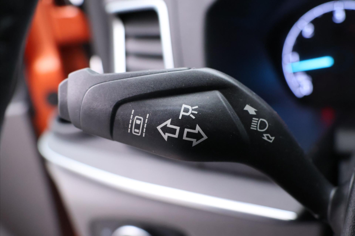 Ford Tourneo Custom 2,0 EcoBlue 125kW Titanium CZ DPH