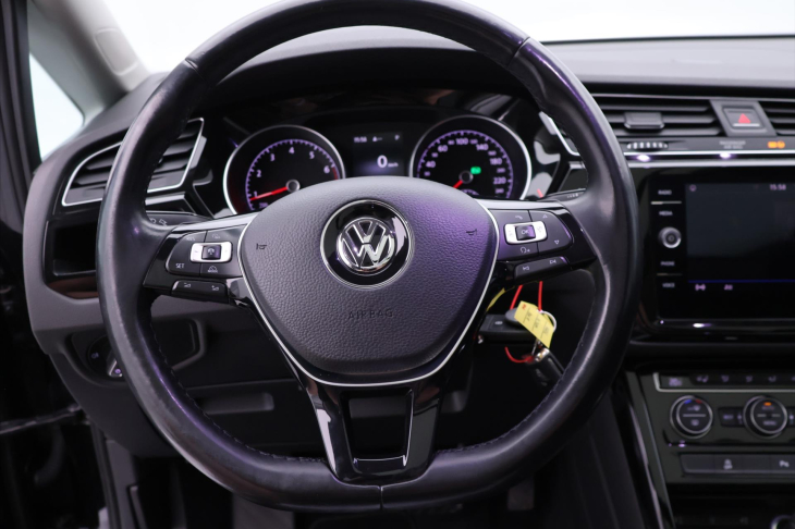 Volkswagen Touran 1,8 TSI DSG R-line LED Panorama