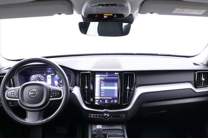 Volvo XC60 2,0 145 kW D4 AWD Momentum