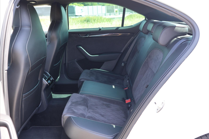 Škoda Superb 1,8 TSI DSG CZ Sportline DCC