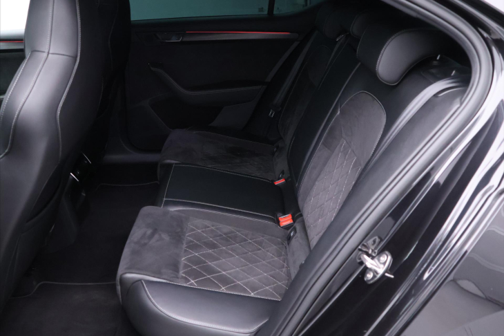 Škoda Superb 2,0 TDI 140kW DSG 4x4 CZ Sportline
