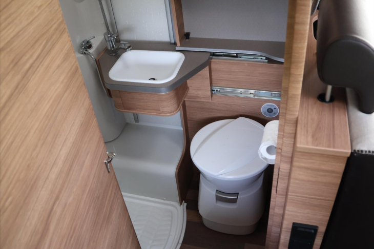 Weinsberg CaraCompact 2,3 Pepper CZ Navi 1.Majitel