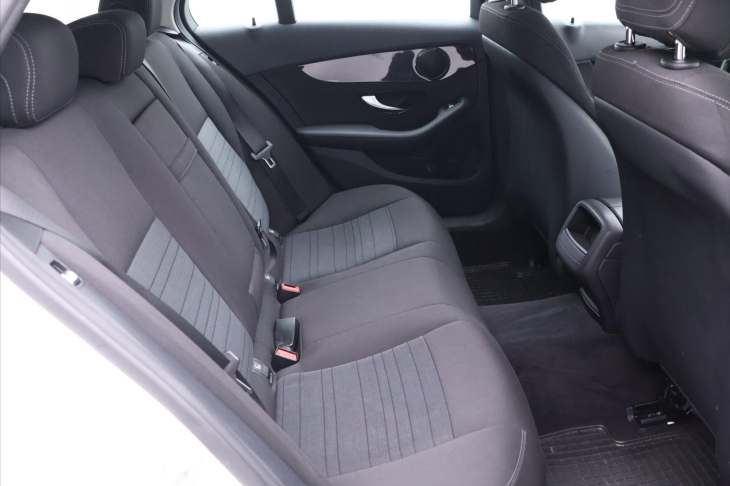 Mercedes-Benz Třídy C 2,1 200 D 100kW Automat Klima