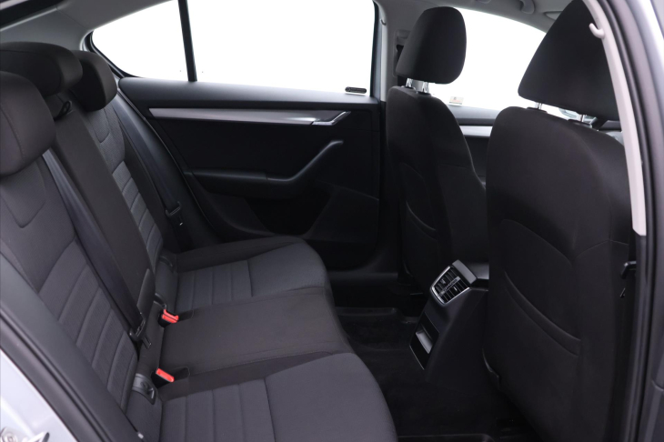 Škoda Octavia 1,4 103 kW AUT Elegance CZ