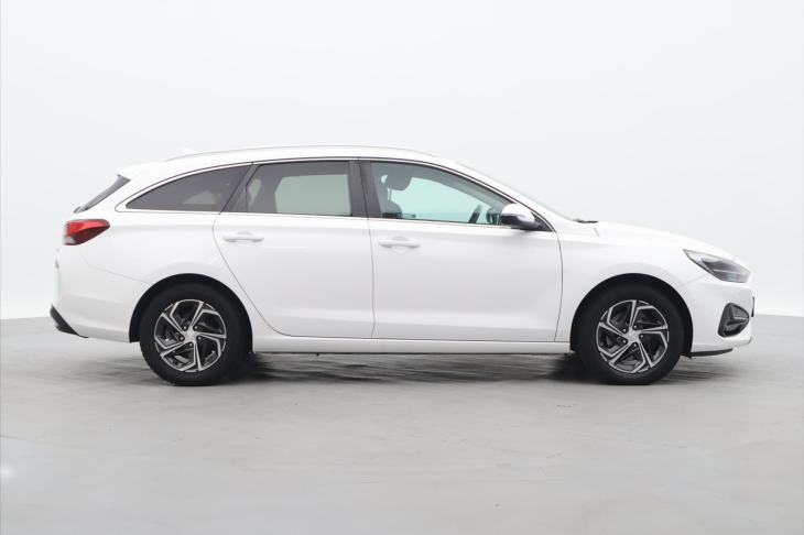 Hyundai i30 1,6 CRDi 85kW Smart LED CZ