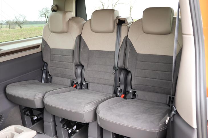 Volkswagen Multivan 2,0 TDI DSG Long Style 7-Míst