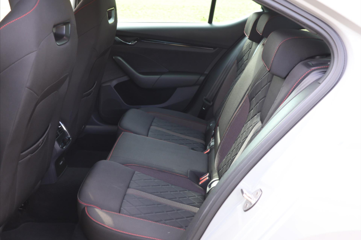 Škoda Octavia 2,0 TSI RS 180kW DSG CZ 1.Maj