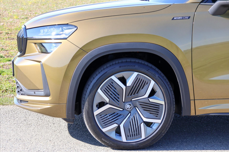 Škoda Kodiaq 2,0 TDI DSG 4x4 Sportline 7-Míst