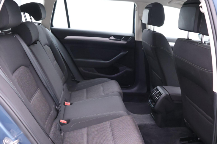 Volkswagen Passat 1,6 TDI Comfortline Navi DPH