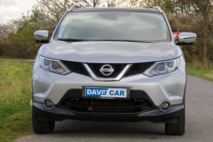 Nissan Qashqai 1,2 DiG-T 85 kW Panorama Tekna