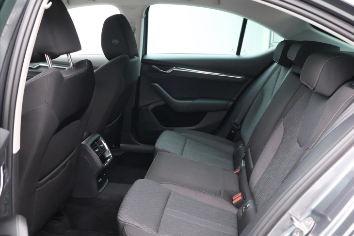 Škoda Octavia 1,5 TSI DSG Style Matrix DPH