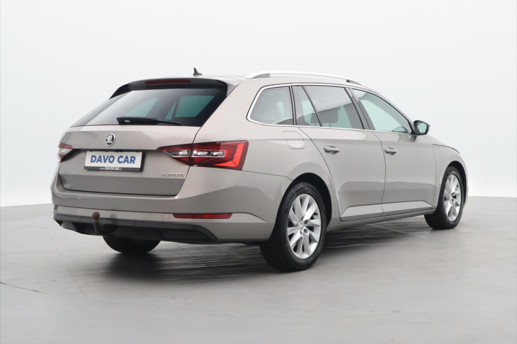 Škoda Superb 2.0 TDI 110kW Style Bi-Xenon