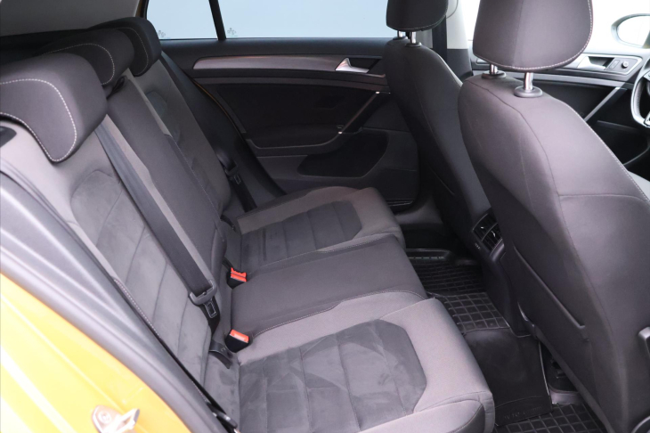 Volkswagen Golf 1,4 TSI 92kW CZ Highline LED