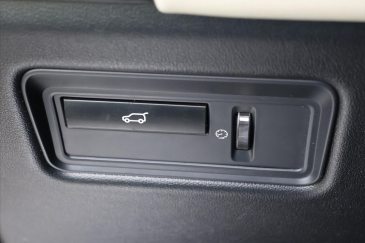 Land Rover Range Rover Sport 3,0 SDV6 215kW Kůže Kamera CZ