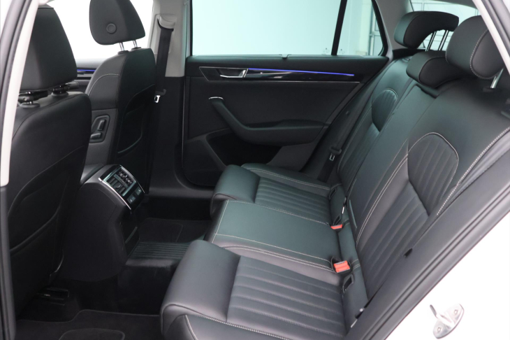 Škoda Superb 2,0 TDi 140kW 4x4 L&K DSG CZ