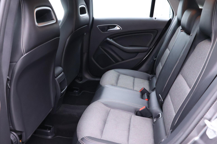 Mercedes-Benz CLA 1,5 180d Automat CZ Tempomat