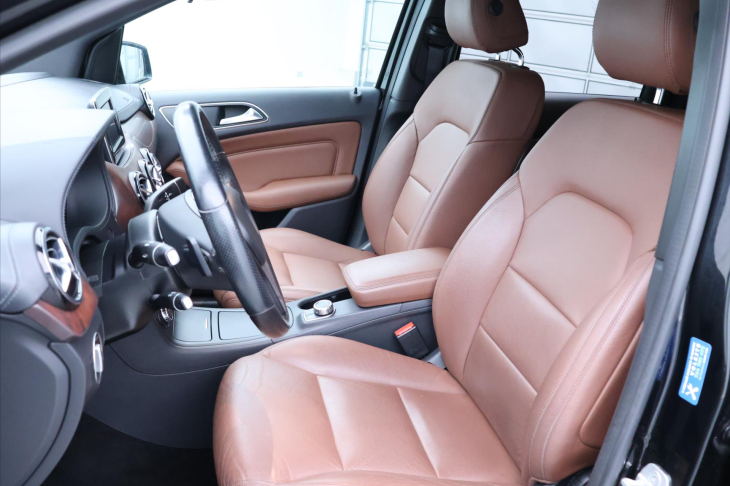 Mercedes-Benz Třídy B 1,6 200 115kW Aut. Xenon Kůže